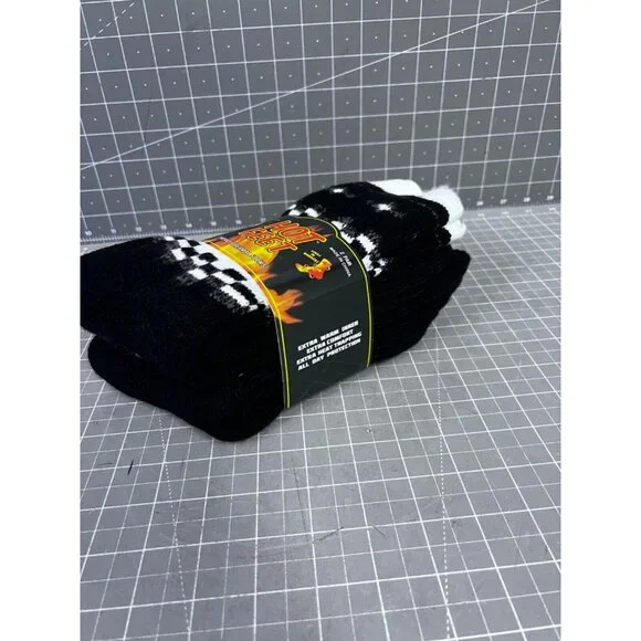 New in Package Men's Hot Feet Heavy Thermal Socks 2 Pair Size 6-12.5 NWT - Picture 2 of 3